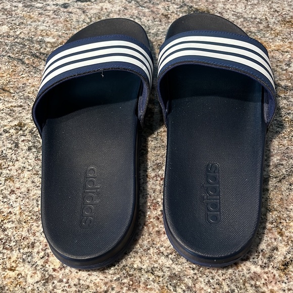 Adidas Adilette Mens slide sandals - Picture 2 of 3
